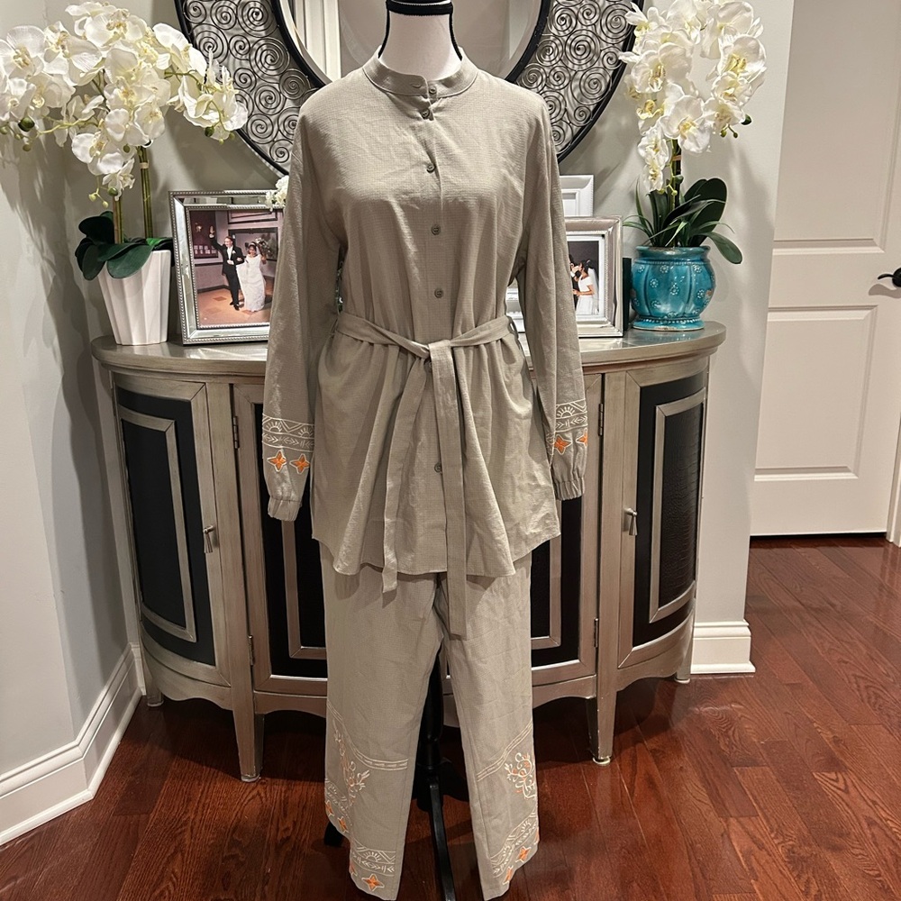 Embroidered Taupe Tie-Waist Trousers Set NWT
